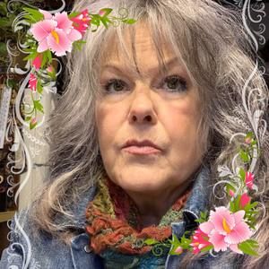 Meet your Posher, Debbie